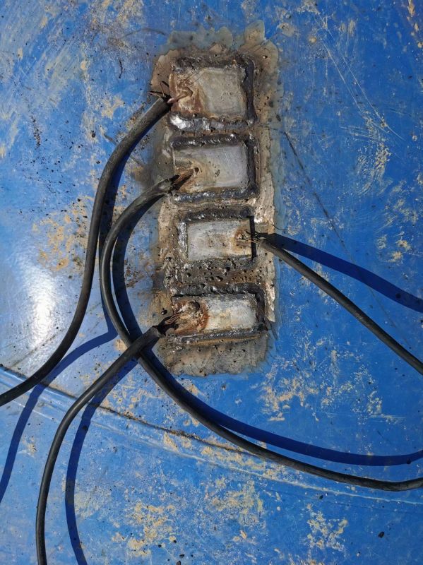 鎂陽極加強板焊接中